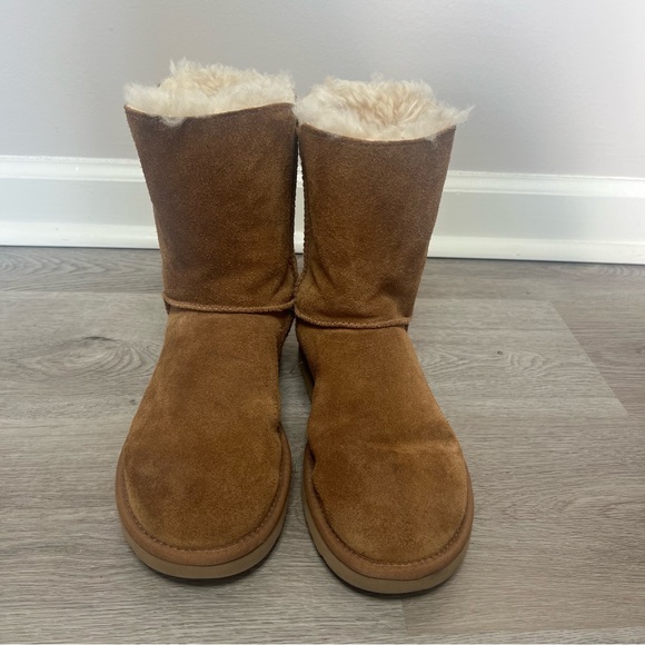 Ugg Bailey Button Chestnut Color Boots - Picture 2 of 16